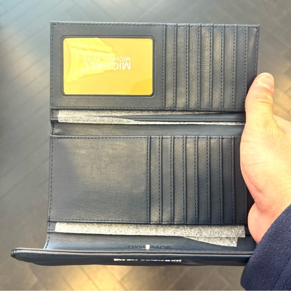 Michael Kors Large Quilted Trifold Wallet Navy Blue (NWT) - Picture 4 of 5